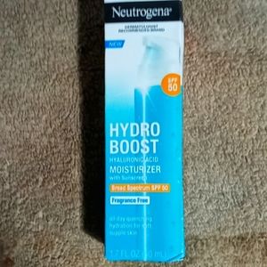 NEUTROGENA HYDRO BOOST SPF50 Moisturizer